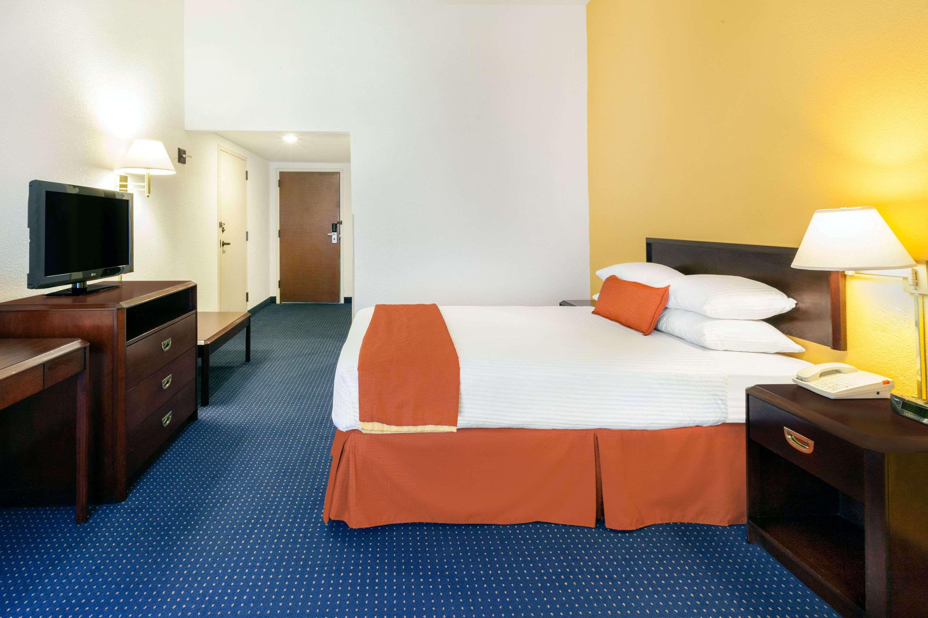 วินด์แฮม การ์เดน มอนเทอร์เรย์ นอร์เต Hotel San Nicolas de los Garza ภายนอก รูปภาพ