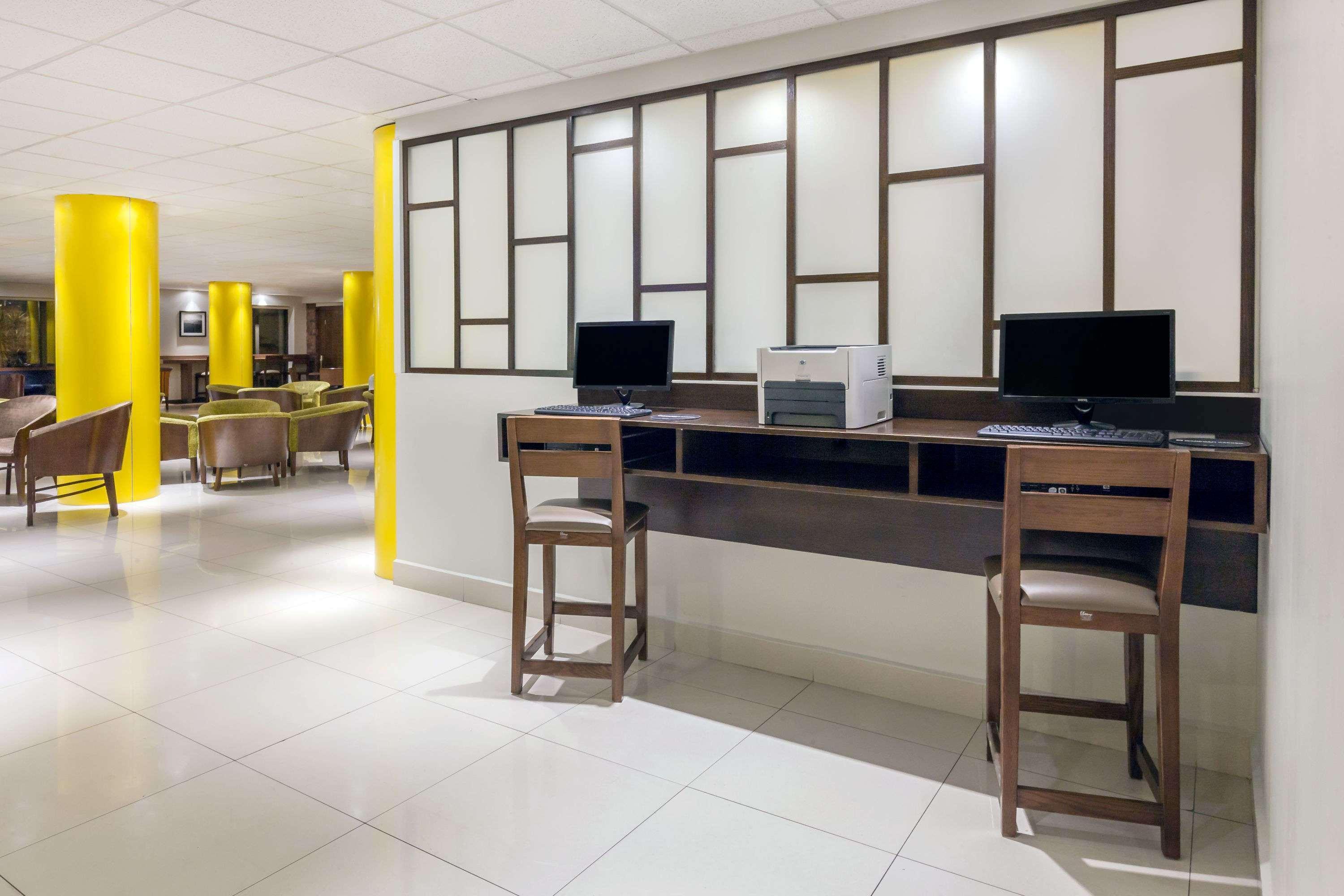 วินด์แฮม การ์เดน มอนเทอร์เรย์ นอร์เต Hotel San Nicolas de los Garza ภายนอก รูปภาพ